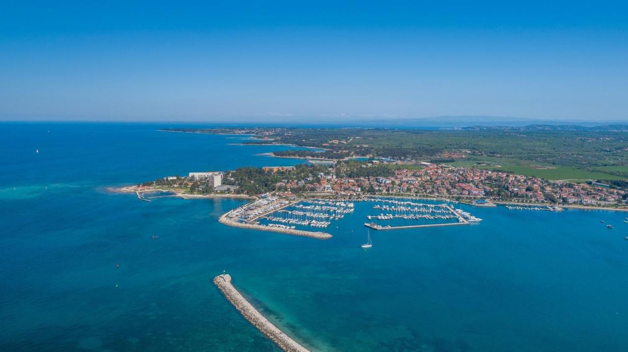 Apartment Melarnian Near The Beach In Umago Esterno foto
