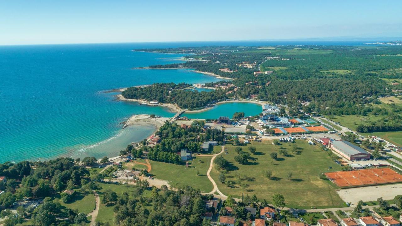 Apartment Melarnian Near The Beach In Umago Esterno foto